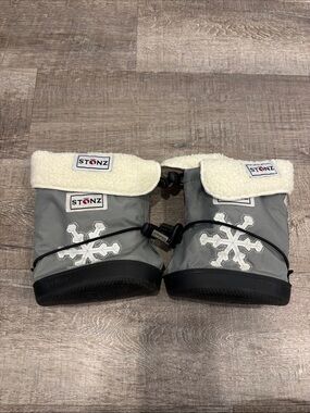 Stonz Gray Baby Snowflake Booties with Sherpa Cuff